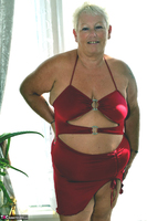 Phillipas Ladies. Princess Peachy's Red Dress Free Pic 7