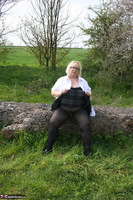 Lexie Cummings. Flashing In The Field Free Pic 11