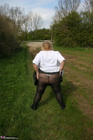 Lexie Cummings. Flashing In The Field Free Pic 18