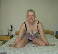 Tiffany Pearl. Greek Fan Free Pic 1