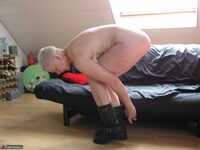 Tiffany Pearl. Sofa Seduction Free Pic 12