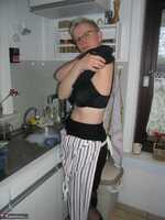 Tiffany Pearl. Dishes Free Pic 6