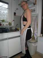 Tiffany Pearl. Dishes Free Pic 7