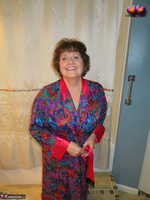 Busty Bliss. Busty Granny Opening Up Her Kimono Just For You Free Pic 3