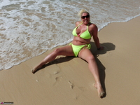 Barby. Cape Verde Beach Wank Free Pic 3