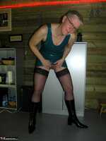 Tiffany Pearl. Blue Latex Free Pic 5