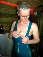 Tiffany Pearl. Blue Latex Free Pic 6