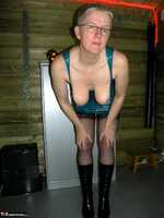 Tiffany Pearl. Blue Latex Free Pic 12