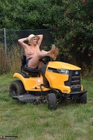 Dimonty. Down On The Farm Free Pic 2