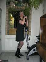 Tiffany Pearl. Home Trainer Free Pic 1