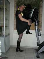 Tiffany Pearl. Home Trainer Free Pic 3