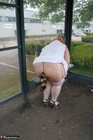 Lexie Cummings. Flashing In The Bus Shelter Free Pic 9