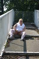 Lexie Cummings. Flashing On The Bridge Free Pic 14