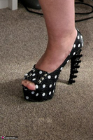 Sara Banks. Special Shoes Free Pic 1