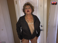 Busty Bliss. Bad As I Wanna Be Free Pic 3