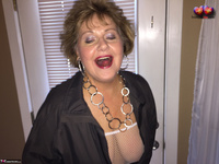 Busty Bliss. Bad As I Wanna Be Free Pic 5