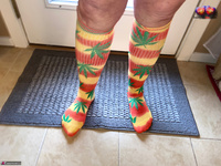 Busty Bliss. Burty Granny 420 Bliss! Free Pic 3