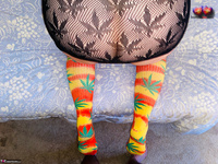 Busty Bliss. Burty Granny 420 Bliss! Free Pic 9