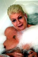 Dimonty. Bath Free Pic 9