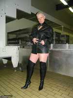 Tiffany Pearl. Factory S&M Pt1 Free Pic 5