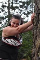 Cheeky Dee. Cheeky Dee Gets Naked in the Woods Free Pic 9