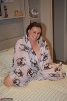 Cheeky Dee. Waking up with sexy BBW Cheeky Dee Free Pic 15