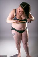 Cheeky Dee. Getting dressed in the morning Free Pic 3