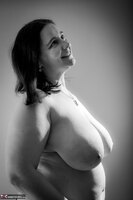 Cheeky Dee. Getting dressed in the morning Free Pic 12