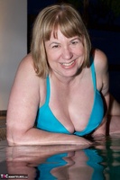 SpeedyBee. Hotel Pool Free Pic 10