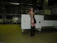 Tiffany Pearl. Factory Latex Free Pic 2