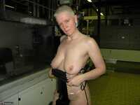Tiffany Pearl. Factory Latex Free Pic 9