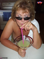 Busty Bliss. Sunny Days! Free Pic 11