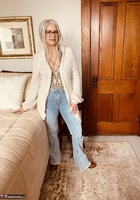 Lil Ms Muffet. Baby has got her blue jeans on Free Pic 1