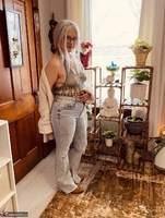 Lil Ms Muffet. Baby has got her blue jeans on Free Pic 5