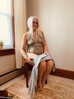Lil Ms Muffet. Baby has got her blue jeans on Free Pic 10