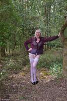 Barby Slut. White Basque Outdoors Free Pic 1