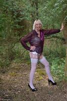 Barby Slut. White Basque Outdoors Free Pic 3