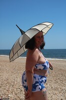 Cheeky Dee. Getting Cheeky at the Beach Free Pic 7