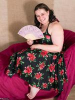 Cheeky Dee. Studio Shoot Free Pic 6