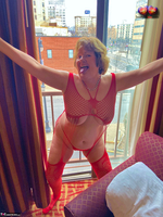 Busty Bliss. Dark Side Of The Moon Free Pic 1