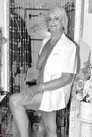 Sparkle. Retro Black and White GILF Free Pic 6