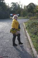 Lexie Cummings. Flashing In My Yellow Kilt Free Pic 2