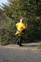Lexie Cummings. Flashing In My Yellow Kilt Free Pic 3