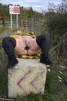 Lexie Cummings. Flashing In My Yellow Kilt Free Pic 20