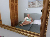 Barby. Come To Bed Free Pic 2