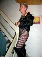 Tiffany Pearl. Stairs Free Pic 2