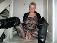 Tiffany Pearl. Stairs Free Pic 3