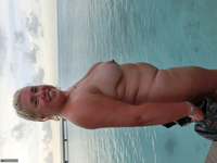 Barby. Shower Fun In The Maldives Free Pic 5