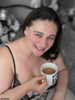 Cheeky Dee. Posing topless and naked Free Pic 19