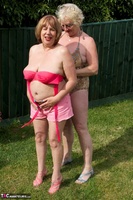 SpeedyBee. Fun In The Garden With Claire Knight Pt1 Free Pic 3